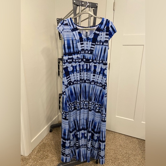 Dana Buchman Dresses & Skirts - Fun summer maxi dress!